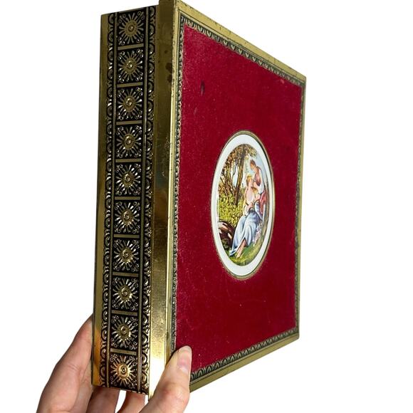 Vtg West Germany velvet embossed tin box gold tone red Colonial- 9x9x2.5 in - Picture 10 of 11